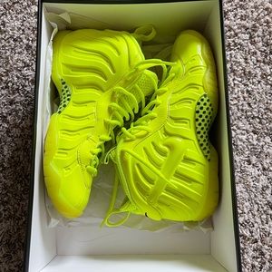 Nike Air Foamposite pro “Volt” with original box